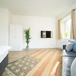 Deluxe Apartments - 1 & 2 Bedroom - Zentral - 10 Min Messe