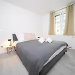 Deluxe Apartments - 1 & 2 Bedroom - Zentral - 10 Min Messe