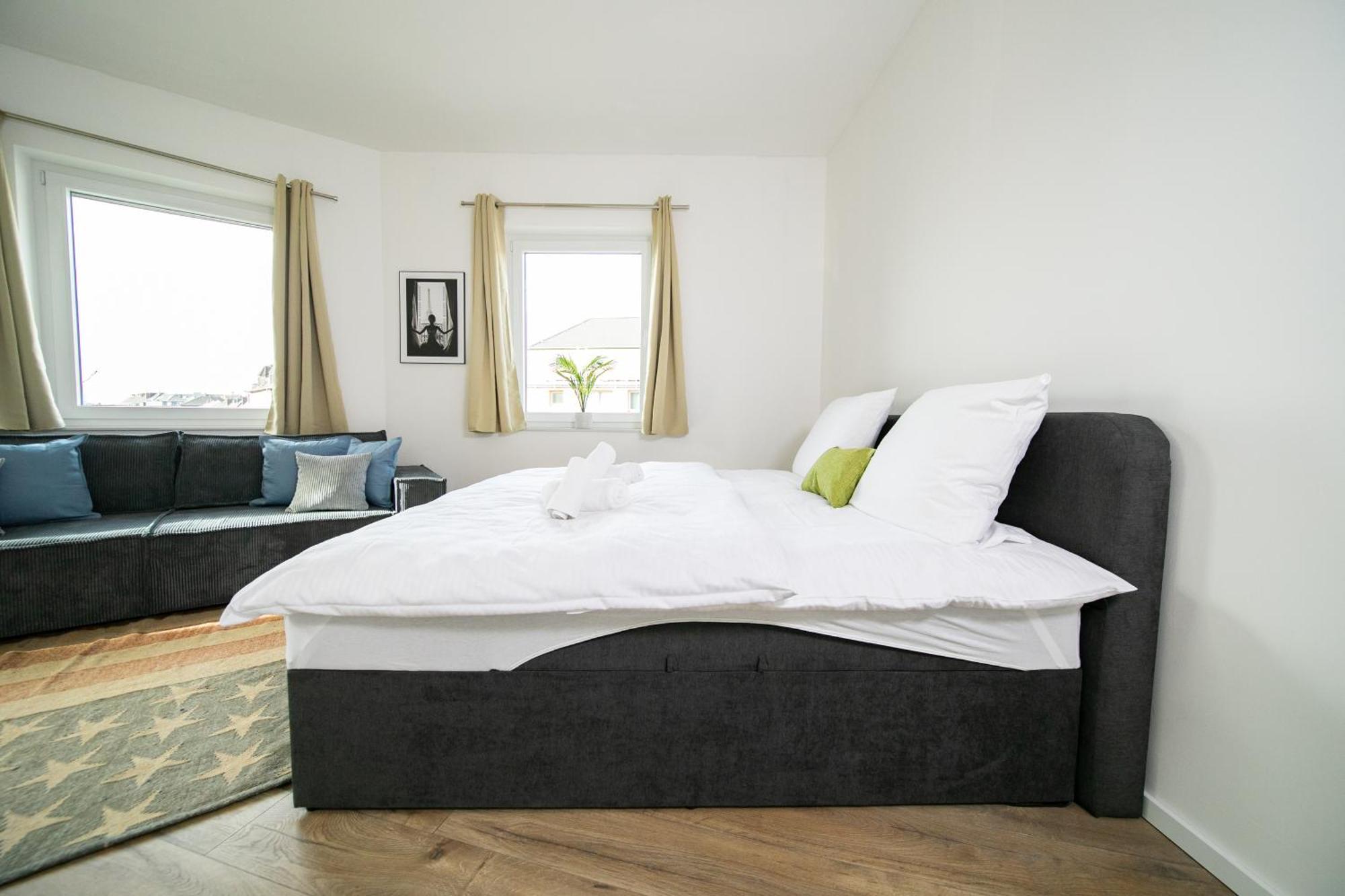 Deluxe - 1 & 2 Bedroom - Zentral - 10 Min Messe Apartment *