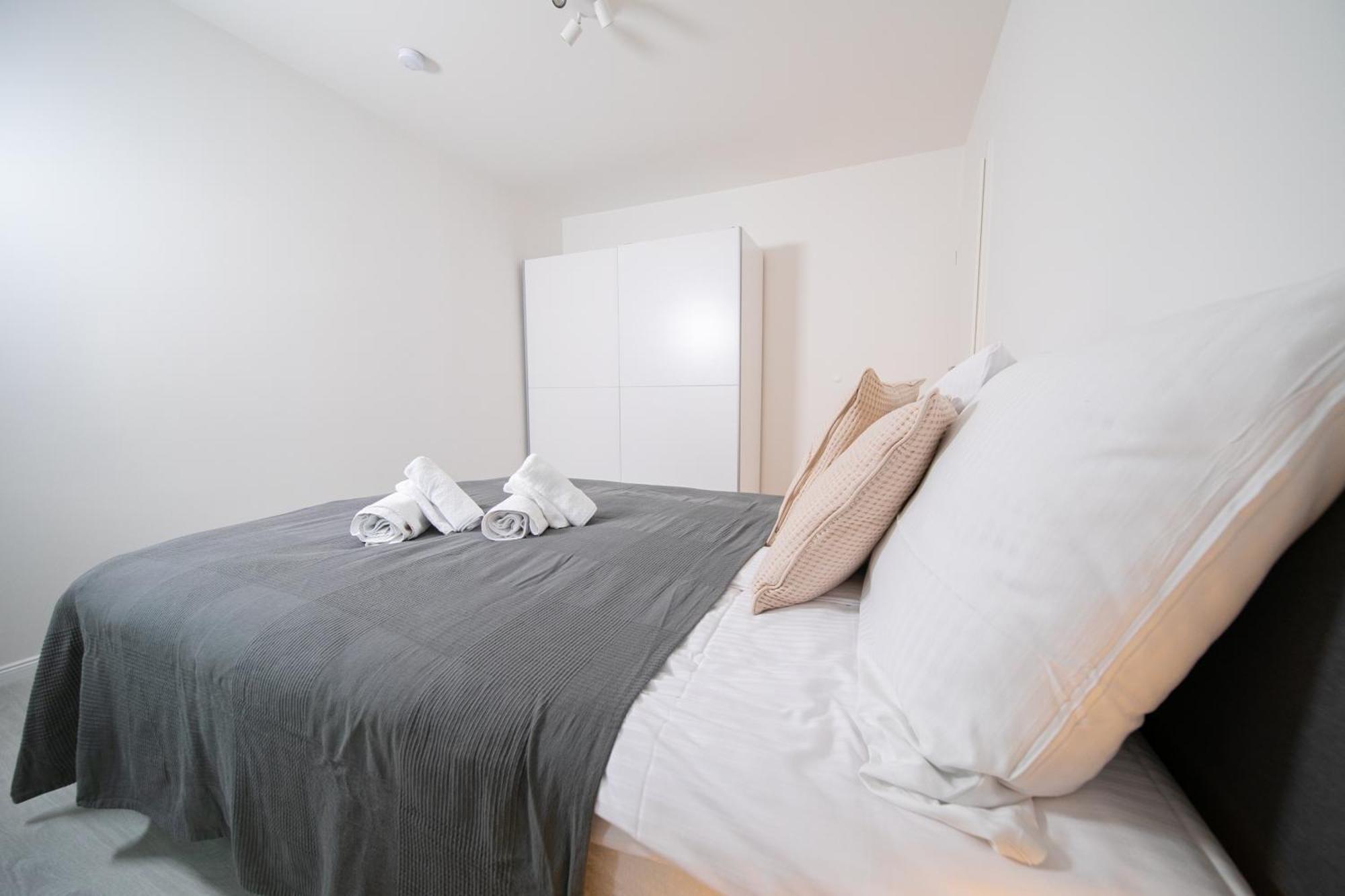 Deluxe - 1 & 2 Bedroom - Zentral - 10 Min Messe * Dusseldorf