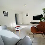 Deluxe Apartments - 1 & 2 Bedroom - Zentral - 10 Min Messe