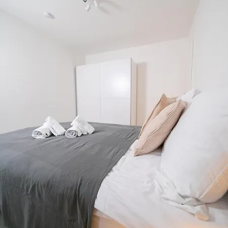 Deluxe - 1 & 2 Bedroom - Zentral - 10 Min Messe * Düsseldorf